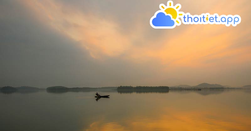 Hồ Đồng Mô là nơi dành riêng cho những người yêu thích cảnh hoàng hôn